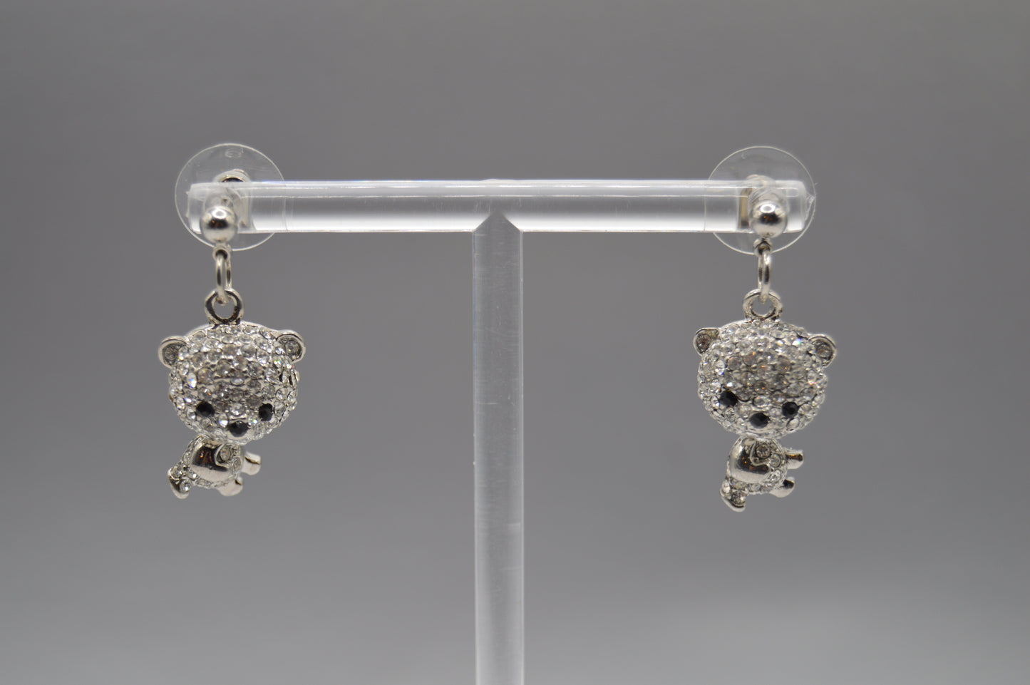 Sparkling Teddy Bear Earrings ā Rhinestone Dangle Design
