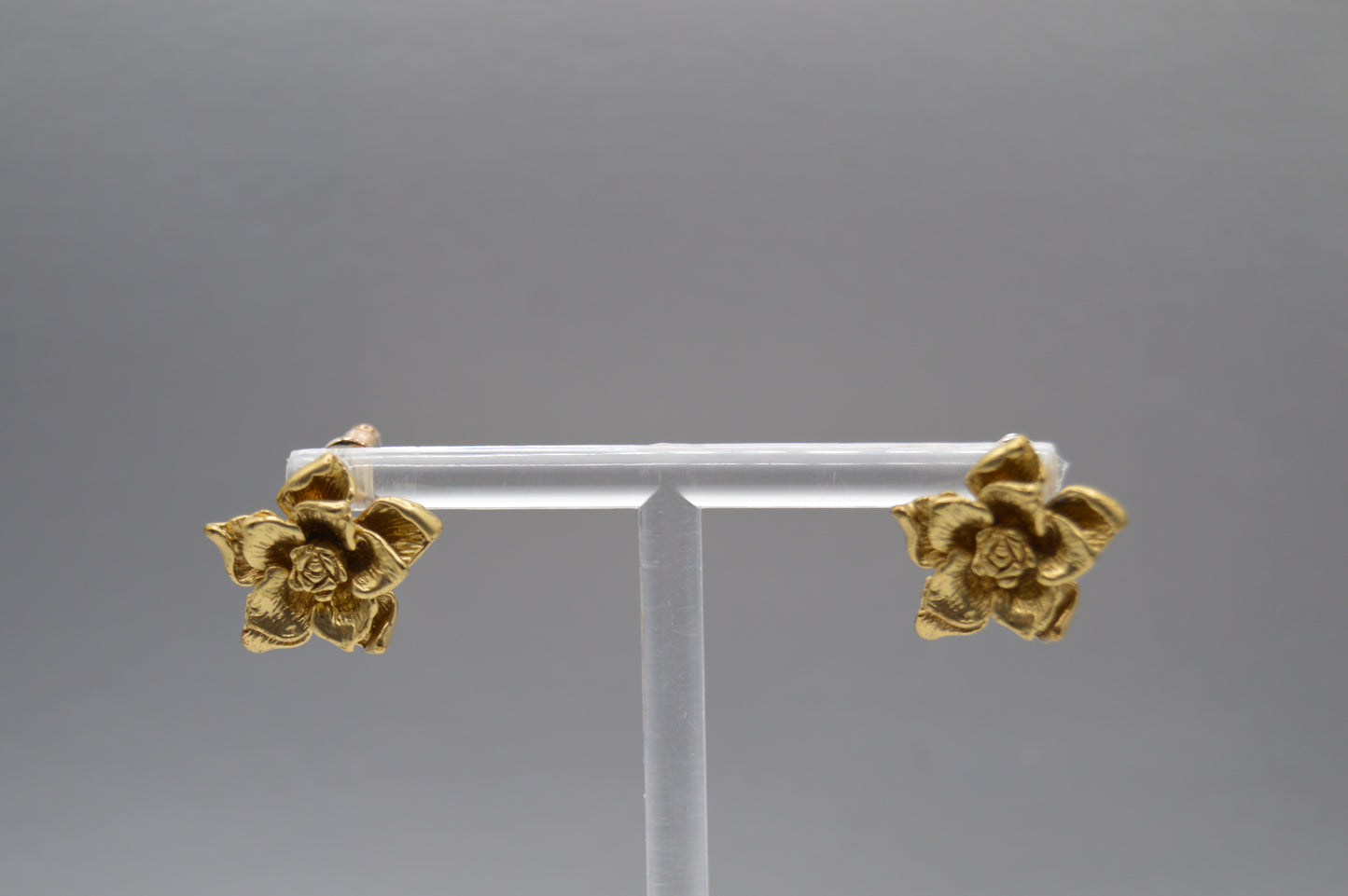 Gold Bloom Earrings ā Textured Floral Design