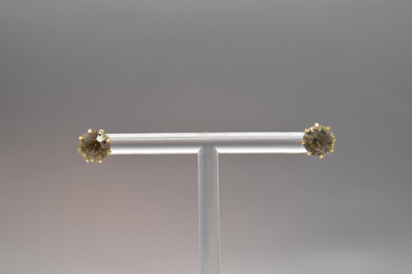 White Rhinestone Stud Earrings ā Gold Prong Setting