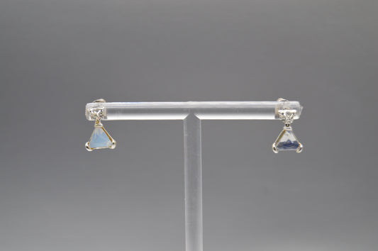 Triangular Gemstone Earrings – Blue Tone Contrast